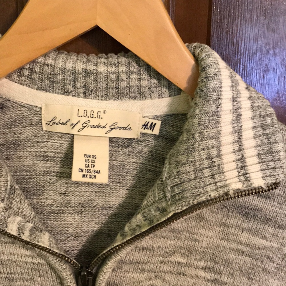 H&M Sweater - Picture 2 of 2